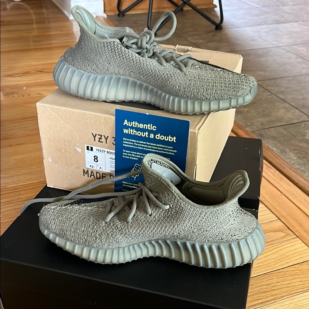 Adidas Yeezy Boost 350 V2 in Gray